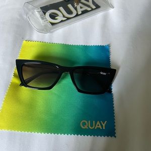 BRAND NEW NEVER BEEN WORN QUAY THE QUEEN 1212 SUNGLASSES